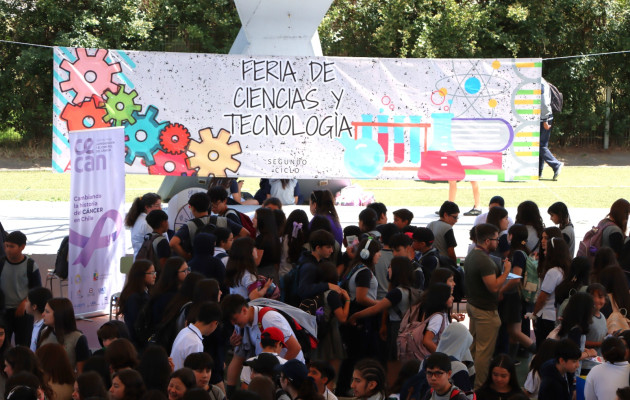 CECAN y la Universidad de Chile acercan la ciencia a estudiantes de Puente Alto en Feria Científica