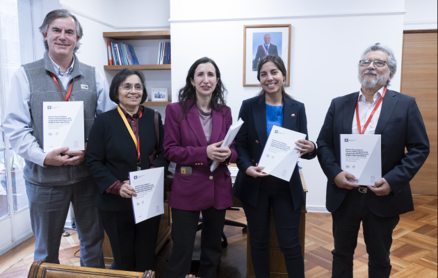 Colmed Santiago, CECAN e Incáncer entregan propuestas para fortalecer la respuesta a la Alerta Sanitaria Oncológica